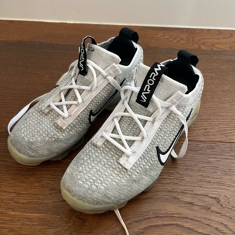 Nike youth Vapormax clean! Great condition